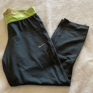 Nike Pro Dri fit Capri legging pants
